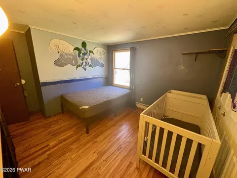 Bedroom - 2193 Spring Dr, Bushkill, PA 18324 photo 8 of 11