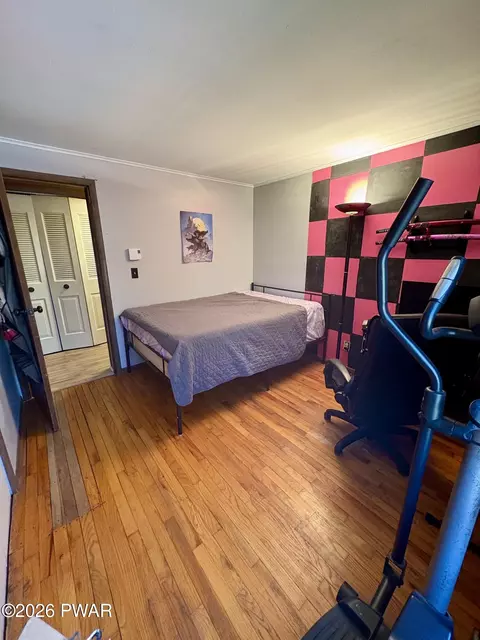 Bedroom - 2193 Spring Dr, Bushkill, PA 18324 photo 5 of 11