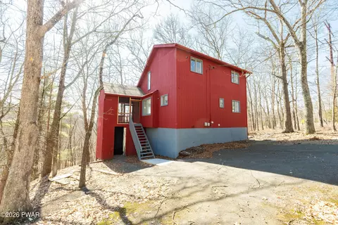 5231 Woodbridge Dr, Bushkill, PA 18324