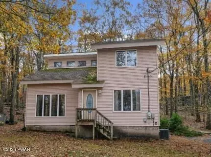 109 Bluestone Dr, Hawley, PA 18428