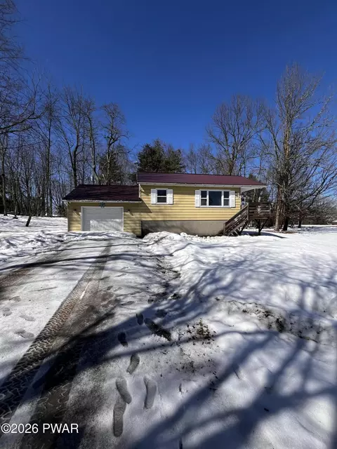 33 Alpine Rd, Beach Lake, PA 18405