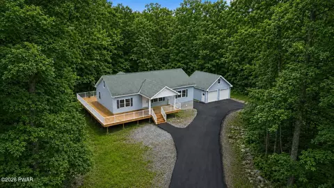 9 Avoy Pl, Lake Ariel, PA 18436
