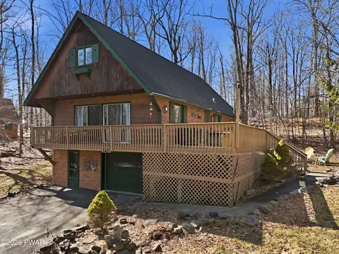 140 Timber Ridge Cir, Greentown, PA 18426