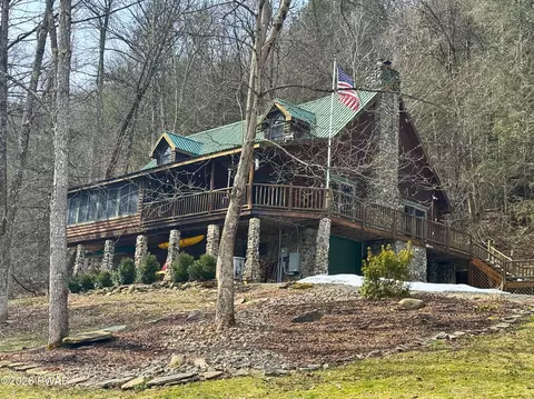 992 Winterdale Rd, Starlight, PA 18461