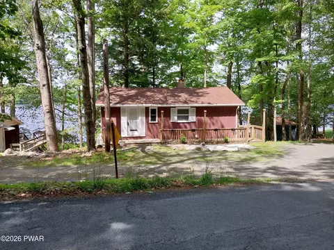 221 W Shore Dr, Hawley, PA 18428