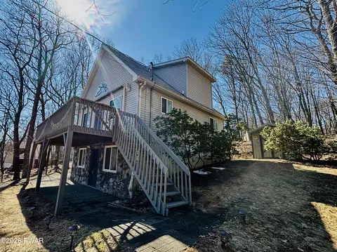 106 Keystone Ct, Dingmans Ferry, PA 18328