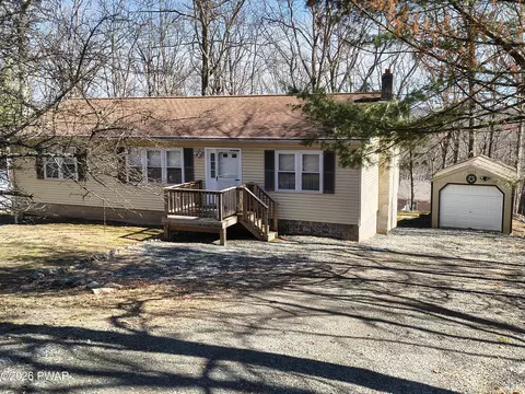 484 Westcolang Rd, Hawley, PA 18428
