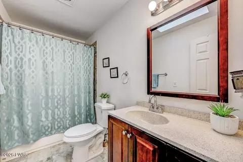 Bath - 100 Fox Rd, Dingmans Ferry, PA 18328 photo 4 of 5