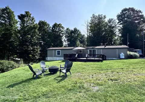 155 Hilltop Cir, Greentown, PA 18426