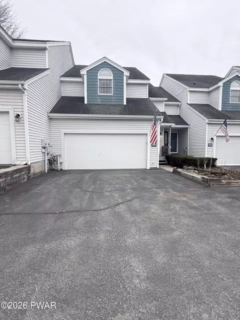 4006 Milford Landing Dr, Milford, PA 18337