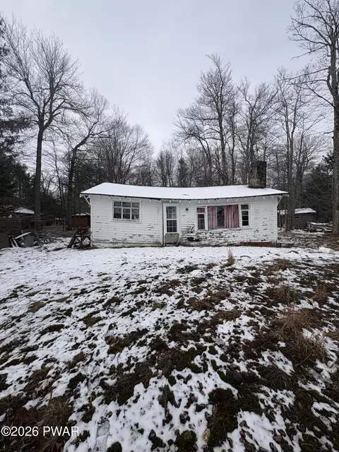 1240 Pocono Dr, Gouldsboro, PA 18424