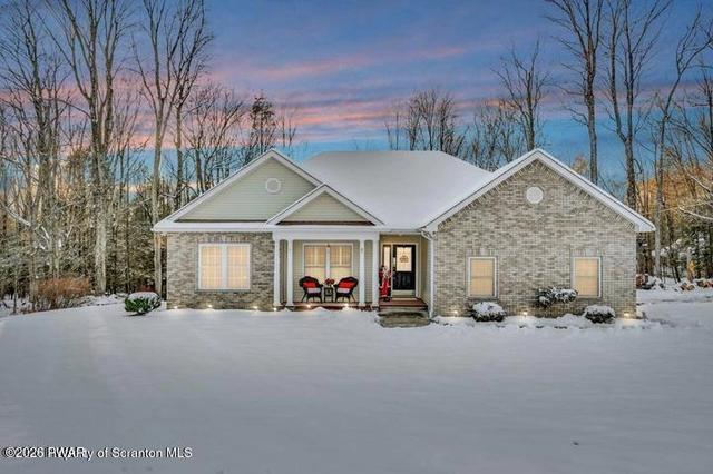 106 Brookview Ln, Greentown, PA 18426