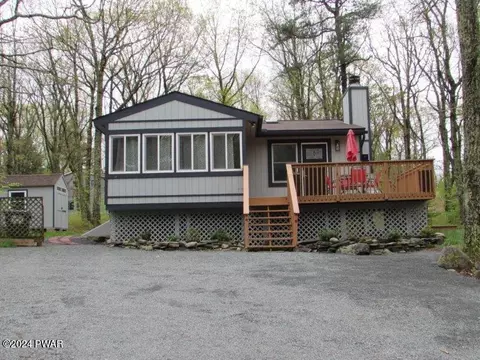 114 Gaskin Dr, Lords Valley, PA 18428