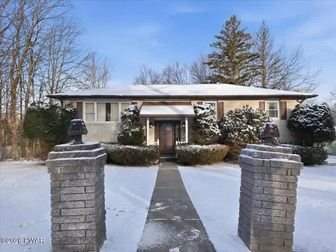 69 Skyline Dr, Covington Twp, PA 18424