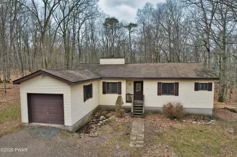 214 Lower Lakeview Dr, Hawley, PA 18428