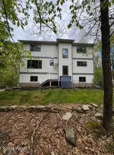 112 Hawk View Dr, Milford, PA 18337