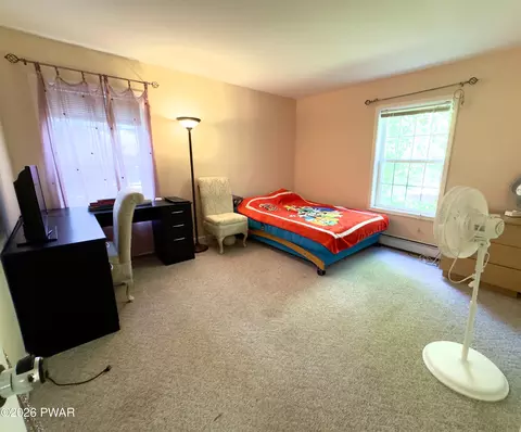 Bedroom - 104 Hedge Dr, Dingmans Ferry, PA 18328 photo 10 of 18
