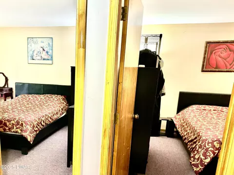 Bedroom - 104 Hedge Dr, Dingmans Ferry, PA 18328 photo 18 of 18