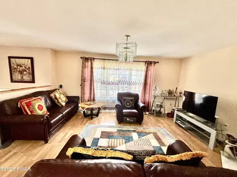 Living - 104 Hedge Dr, Dingmans Ferry, PA 18328 photo 3 of 6