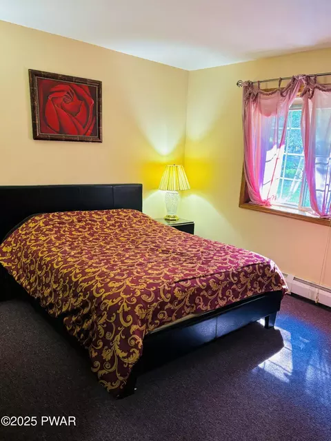 Bedroom - 104 Hedge Dr, Dingmans Ferry, PA 18328 photo 12 of 18