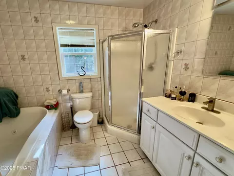 Bath - 104 Hedge Dr, Dingmans Ferry, PA 18328 photo 1 of 7