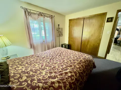 Bedroom - 104 Hedge Dr, Dingmans Ferry, PA 18328 photo 17 of 18