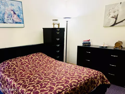 Bedroom - 104 Hedge Dr, Dingmans Ferry, PA 18328 photo 15 of 18