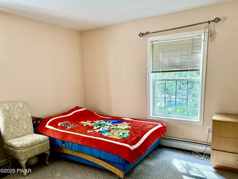 Bedroom - 104 Hedge Dr, Dingmans Ferry, PA 18328 photo 9 of 18