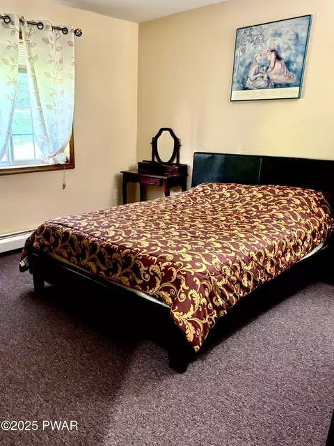 Bedroom - 104 Hedge Dr, Dingmans Ferry, PA 18328 photo 14 of 18