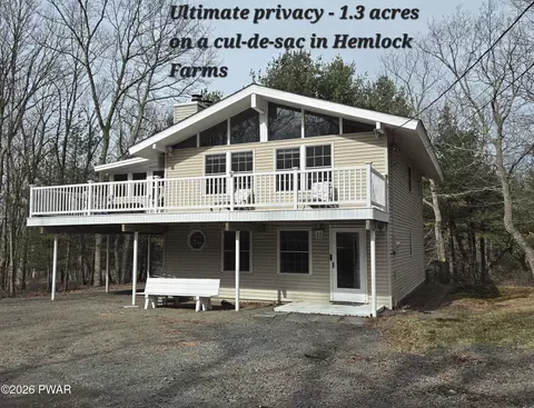 802 Clydesdale Ct, Lords Valley, PA 18428