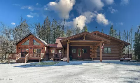 23 Highwood Ln, Equinunk, PA 18417