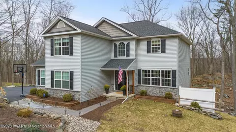 968 Mckinley Way, East Stroudsburg, PA 18301