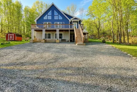 22 Tanglewood Ln, Lake Ariel, PA 18436