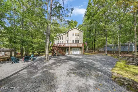 193 Robin Way, Lackawaxen, PA 18435