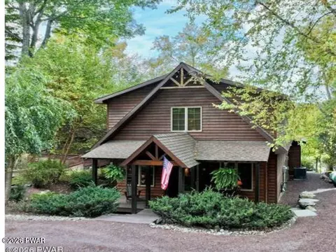 202 Lennon Rd, Greentown, PA 18426