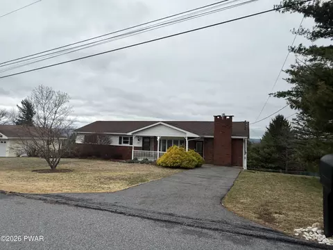 33 Redwood Dr, Laflin, PA 18702