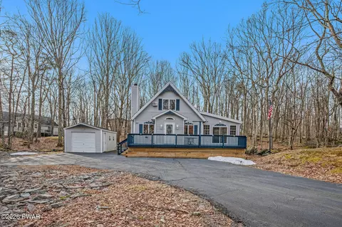 103 Whippletree Ln, Lords Valley, PA 18428
