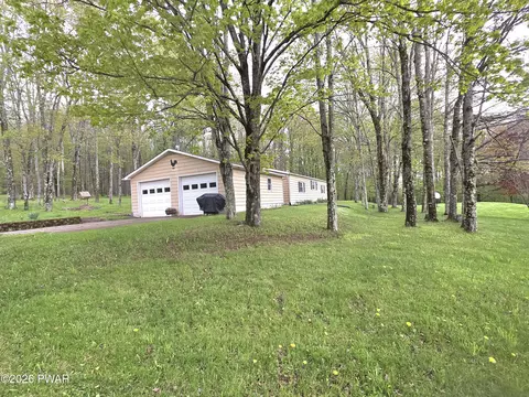 183 Galloway Rd, Equinunk, PA 18417