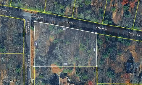 102 Spicebush Ln, Milford, PA 18337