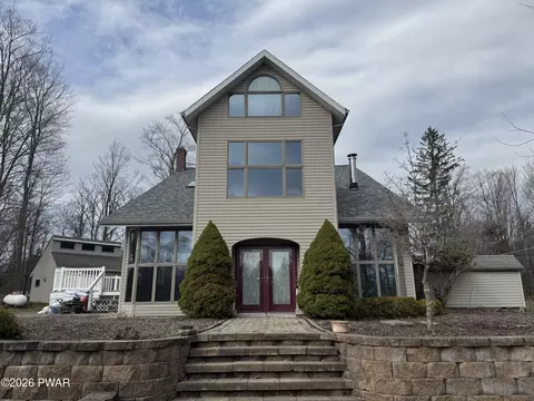 185 Gravity Rd, Lake Ariel, PA 18436
