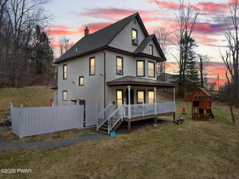 121 Pond Rd, Moscow, PA 18444
