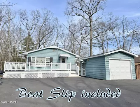 13 Oak Dr, Lakeville, PA 18438