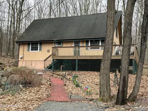 802 Cedar Ct, Lords Valley, PA 18428