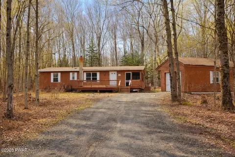 107 Highland Trl, Pleasant Mount, PA 18453