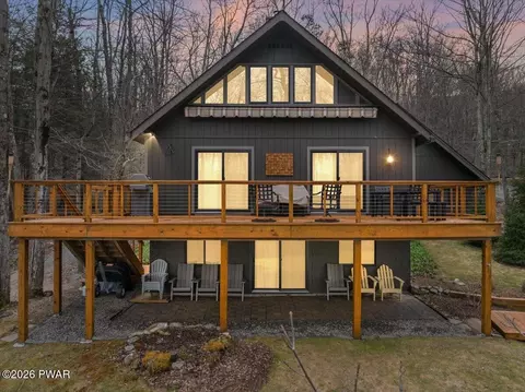 110 Timber Ridge Dr, Newfoundland, PA 18445
