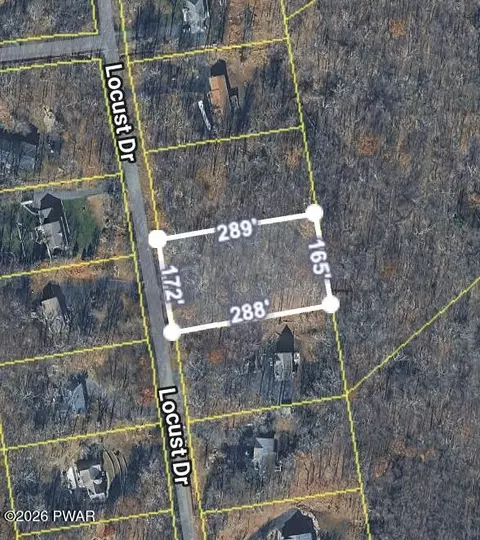 210 Locust Dr, Milford, PA 18337