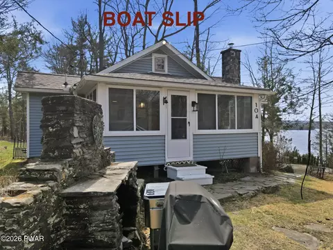 104 Lane Ct, Paupack, PA 18451