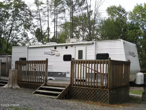 102 Rocky Rd, Hawley, PA 18428
