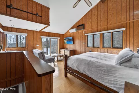 Bedroom - 4143 Spring Cir, Bushkill, PA 18324 photo 1 of 6