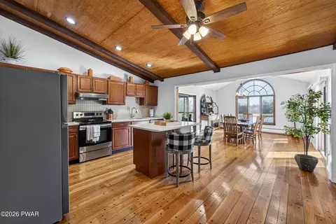 Kitchen - 4143 Spring Cir, Bushkill, PA 18324 photo 1 of 2
